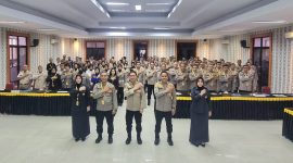 Kepala Biro Sumber Daya Manusia (Karo SDM) Polda Jambi Kombes Pol Maulana Hamdan Buka Pelatihan Peningkatan Kemampuan Konselor Lingkup Polda Jambi Tahun 2024. [FOTO : HMS/Viryzha]